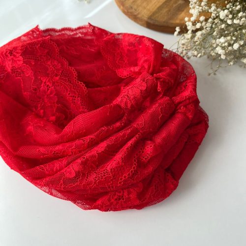 اسکارف قرمز