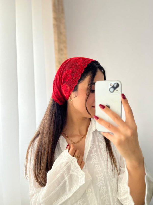 اسکارف قرمز