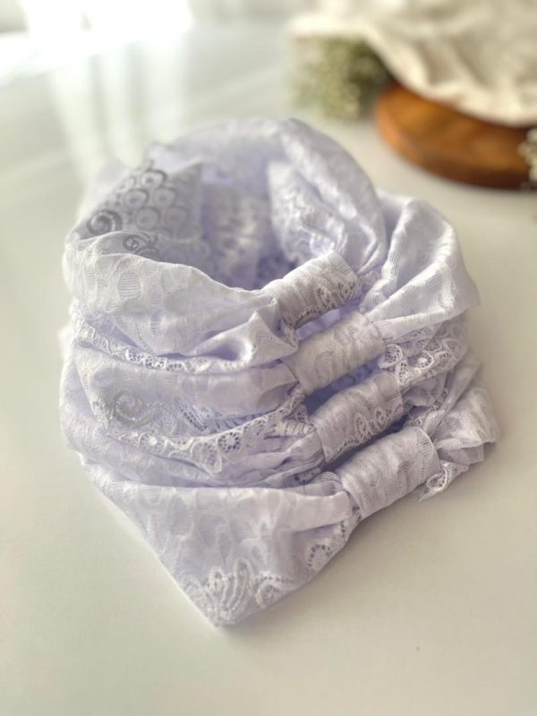 اسکارف سفید