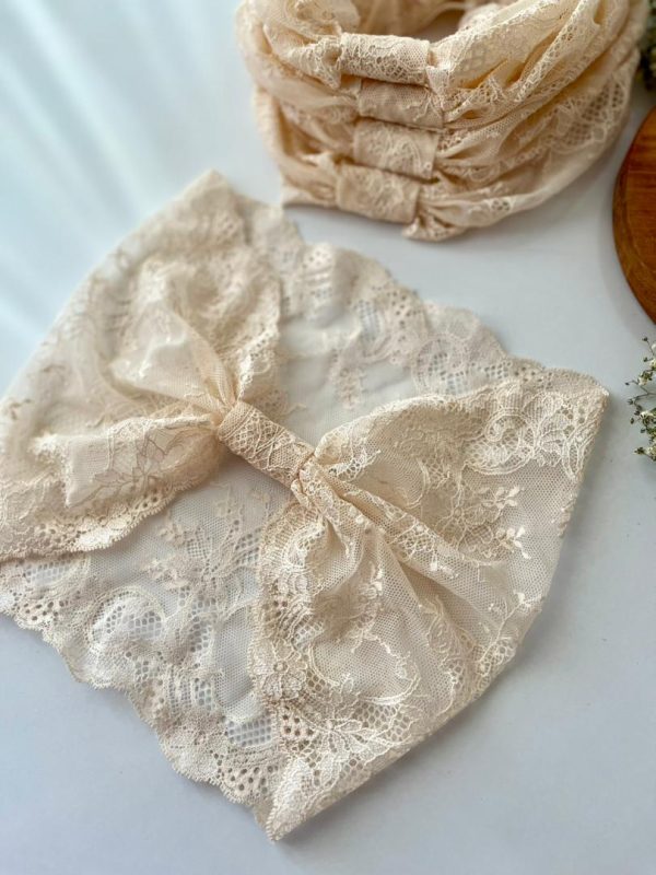 اسکارف کرم روشن